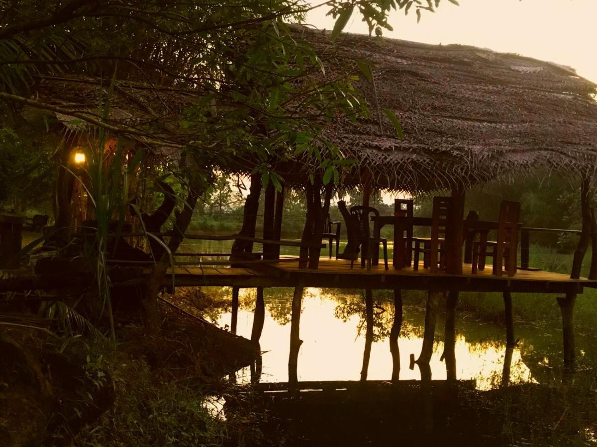 Aliya Riverside & Safari Resort Udawalawe Bagian luar foto